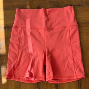 Vuori Studio Pocket Shorts